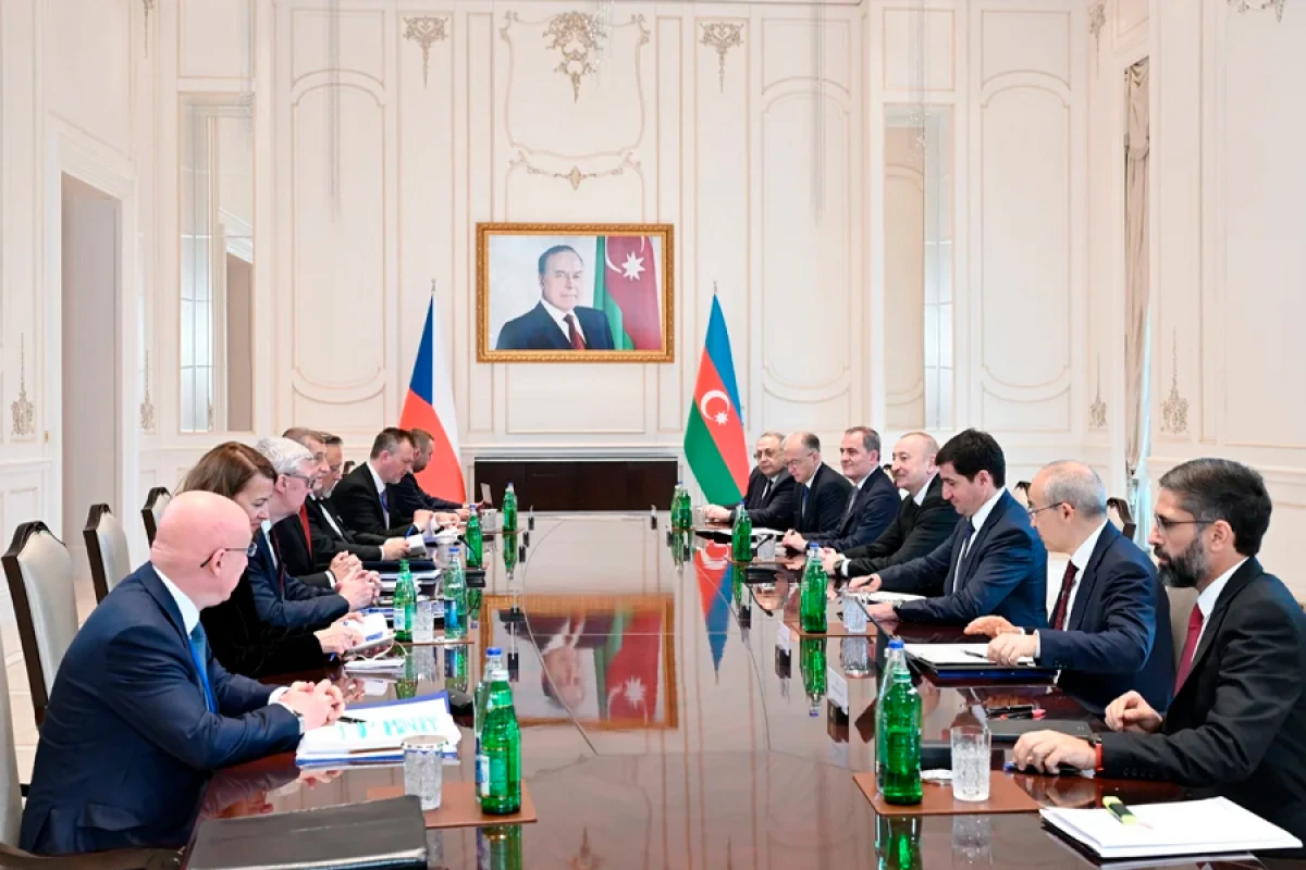 İlham Əliyevin Çexiyanın Baş naziri ilə geniş tərkibdə görüşü keçirildi [[- YENİLƏNDİ]]