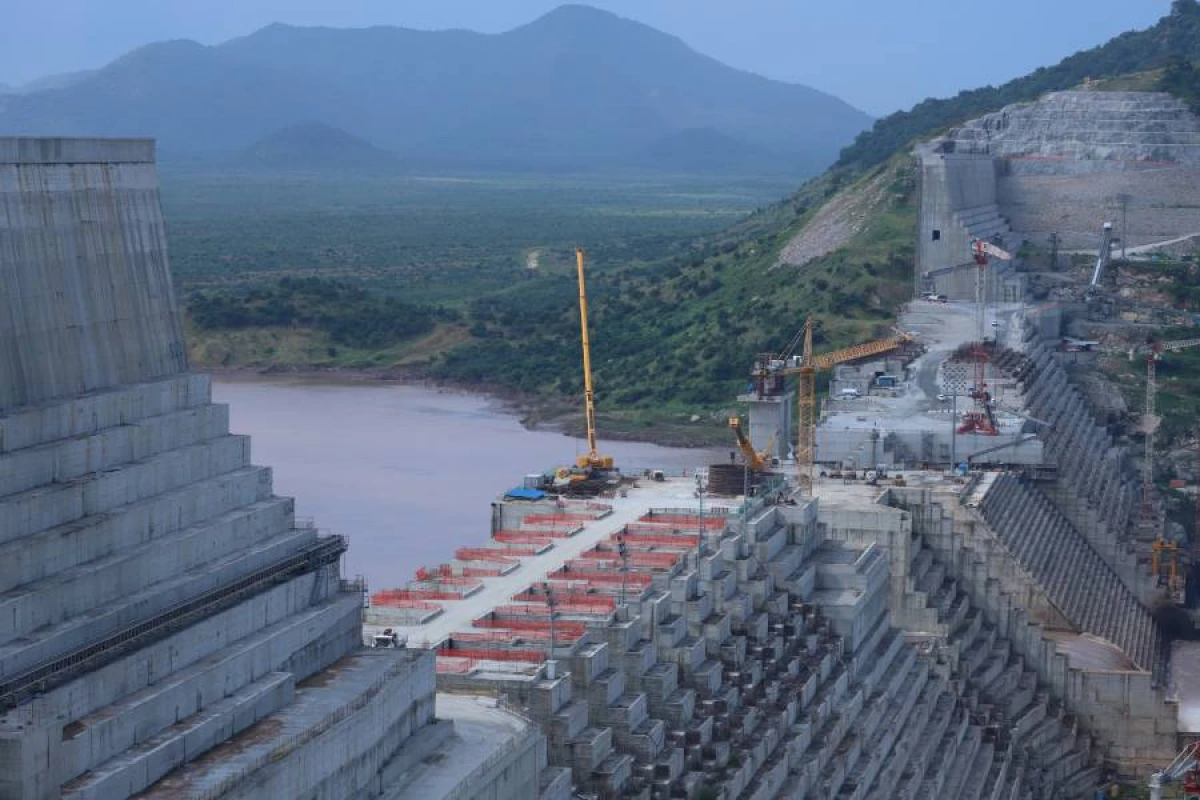 Misir Nil bəndinə görə Efiopiyaya [[təzyiqi artırır]]