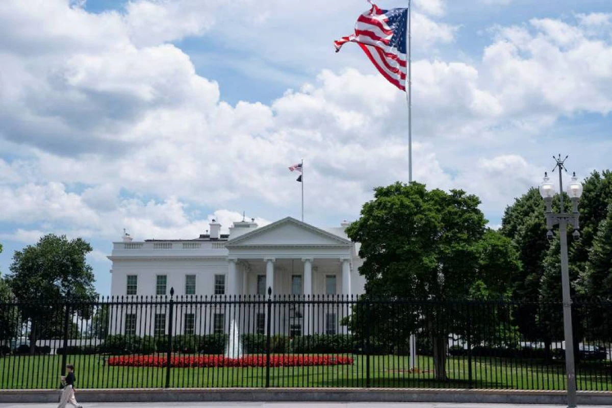 [[Ağ Ev:]] ABŞ İranın üçmərhələli danışıqlar təklifini müzakirə edir