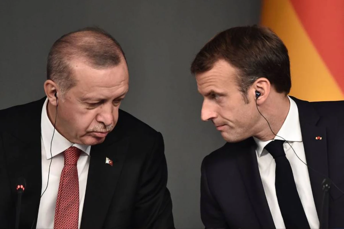 Makron Ermənistandan Türkiyəyə keçmək istədi, [[Azərbaycan icazə vermədi]]