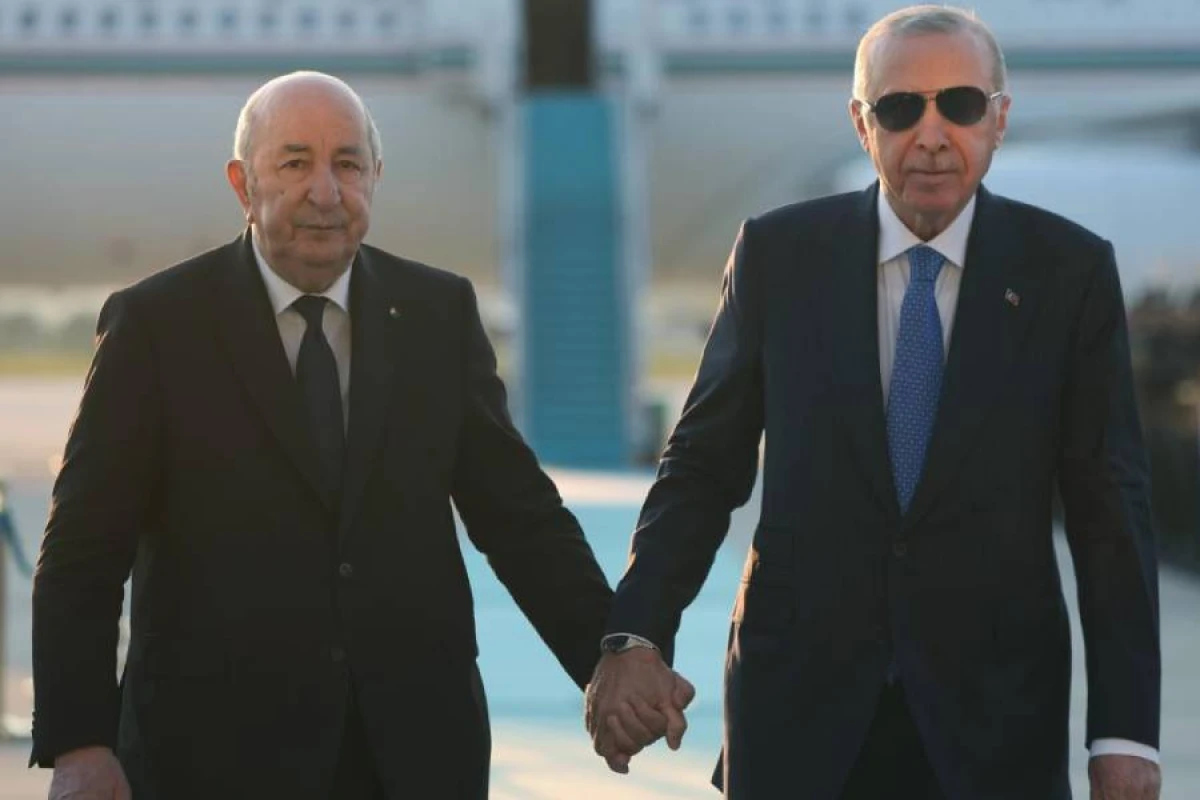 [[Əlcəzair Prezidenti Türkiyədə]] - Ərdoğan həmkarını qarşıladı