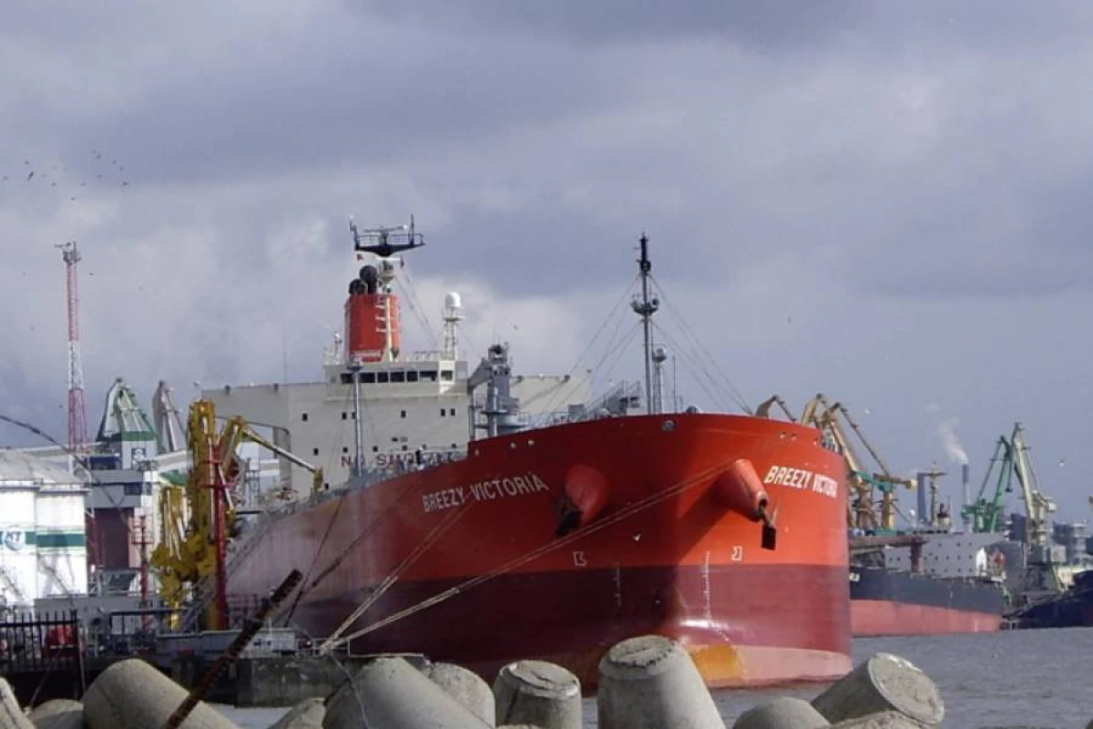 İsveçdə sanksiyalı tanker əməliyyatı: [[Rusiyalı kapitan azad olundu]]