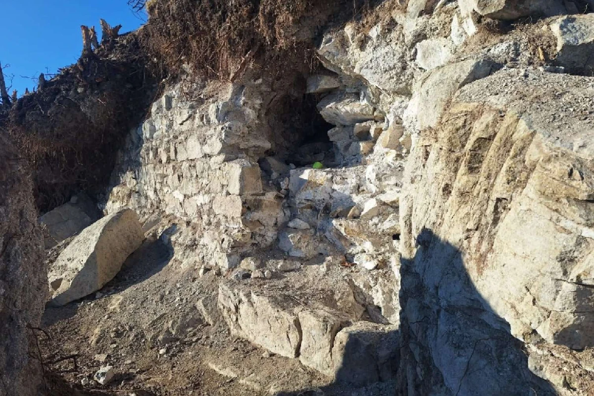 Niyal qalası ilə bağlı qalmaqallı qərar: Təqsirləndirilənlər sərbəst buraxıldı