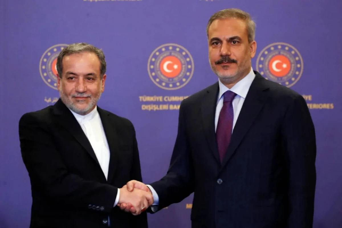 [[Hakan Fidan və Abbas Əraqçi]] regiondakı prosesləri müzakirə etdilər