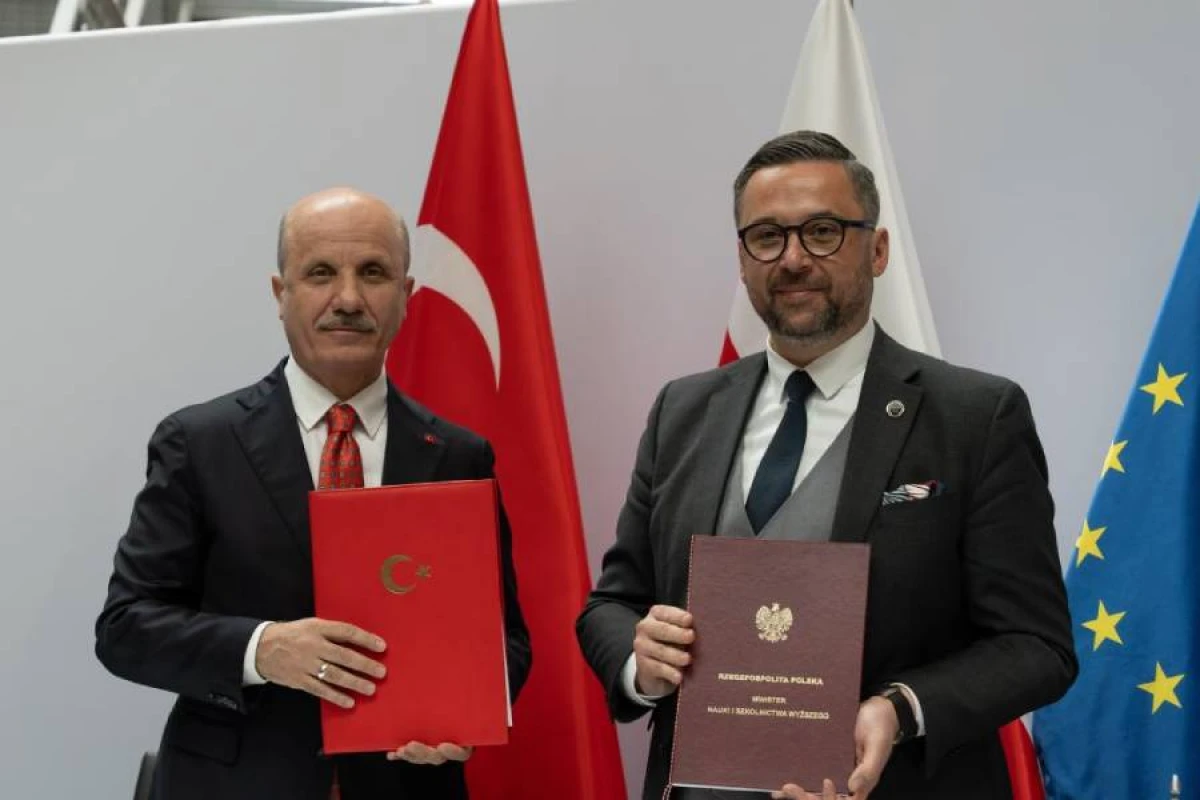 [[Türkiyə və Polşadan tələbələrə böyük fürsət]] - birgə diplomlar gəlir