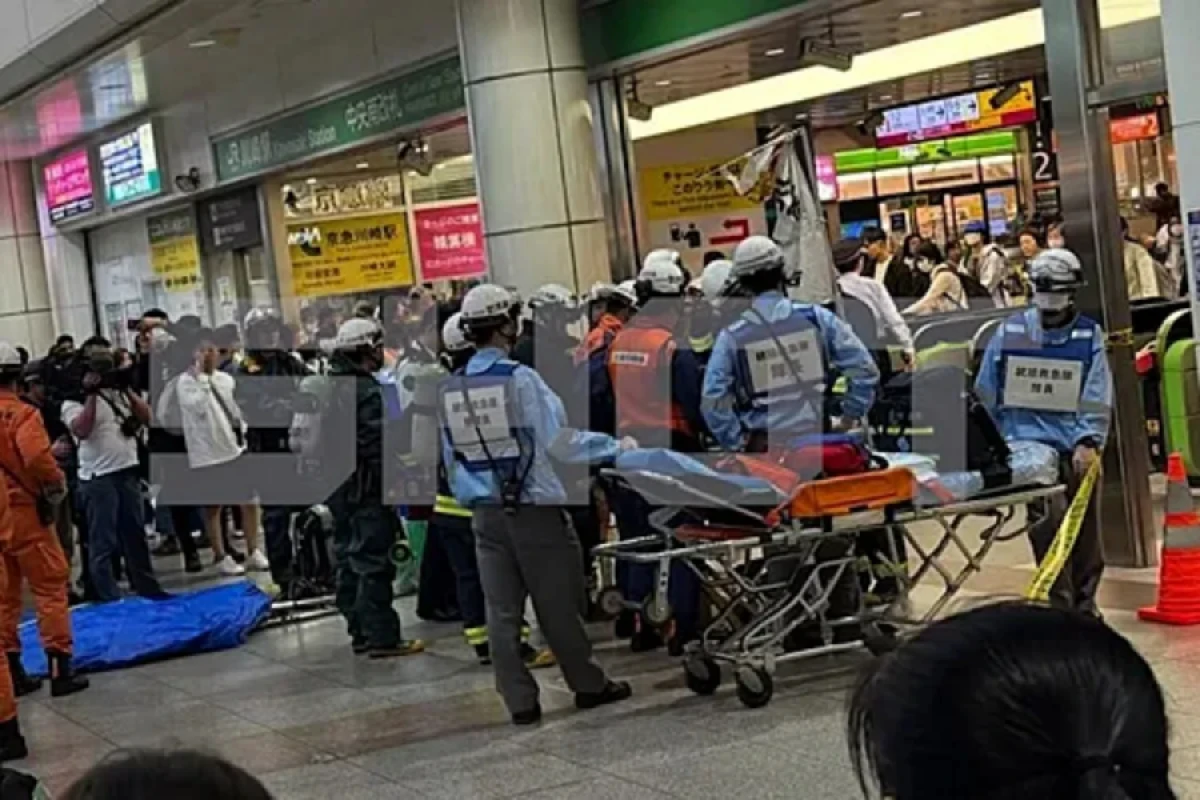 Tokio metrosunda kimyəvi hücum: [[Onlarla insan zərər gördü]]