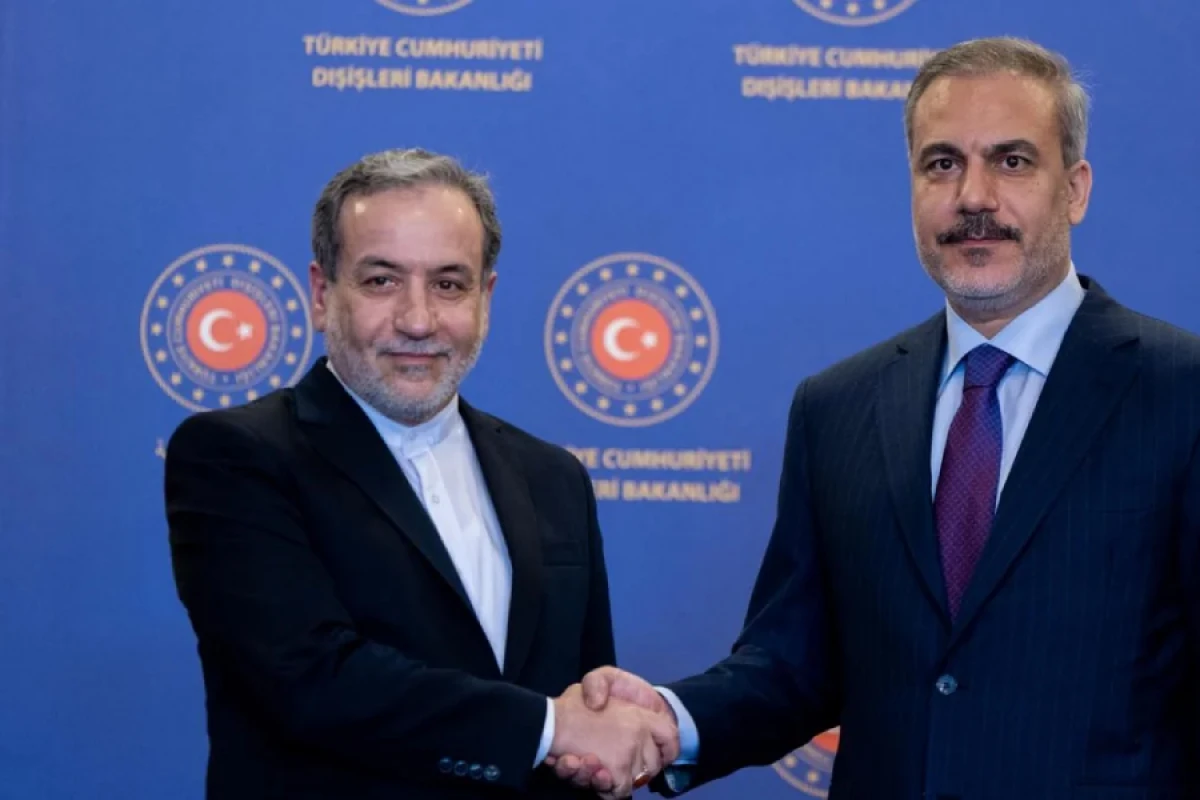 [[Sülh danışıqları və Hörmüz böhranı:]] Fidan və Əraqçi vəziyyəti müzakirə etdi
