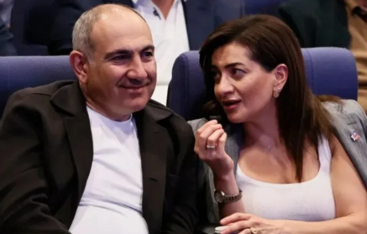 [[Paşinyan:]] "Qara qəpiyim də yoxdur, amma evliyəm..."