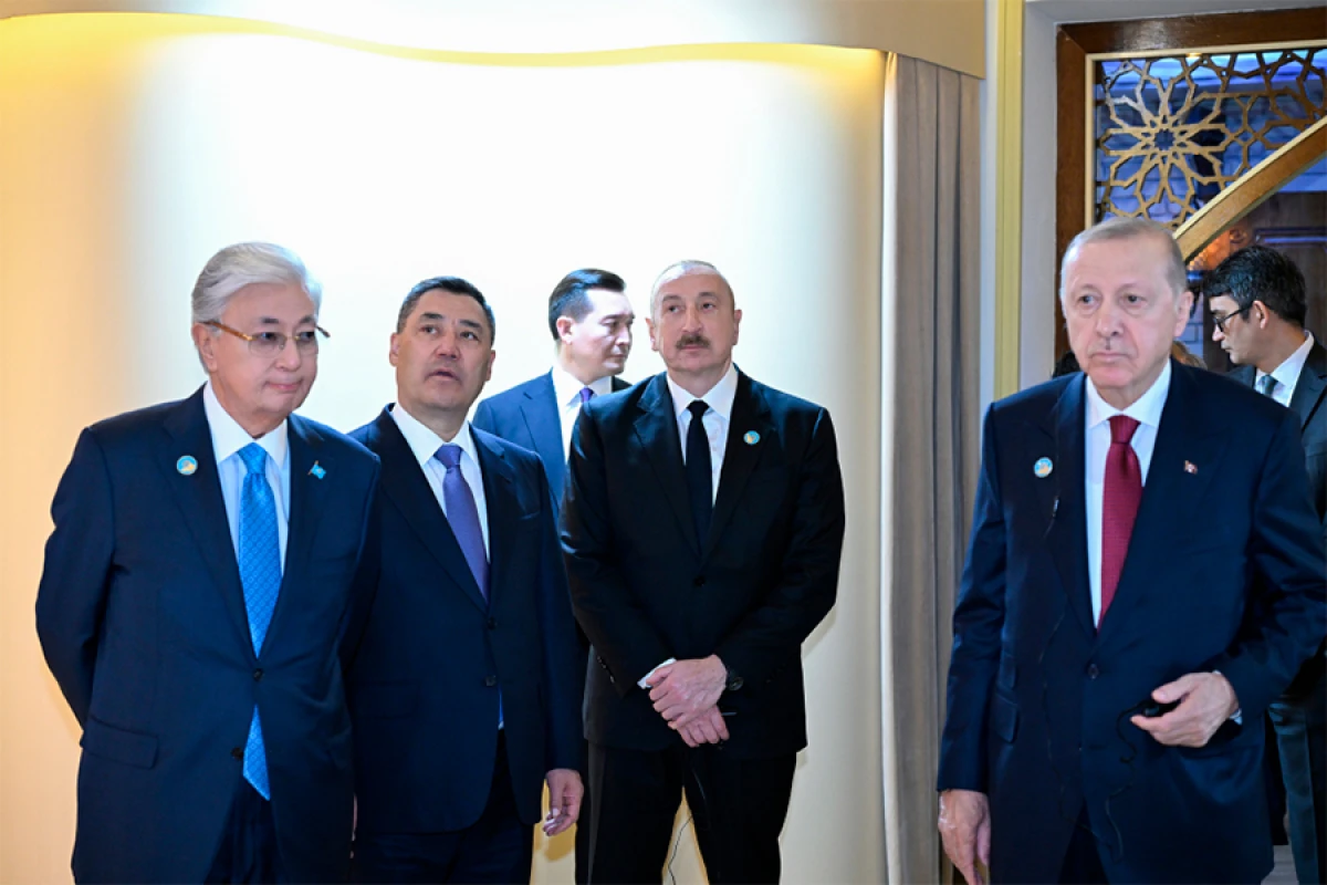 Prezident Türküstanda “Həzrət Sultan” Muzey-Qoruğu ilə tanış oldu