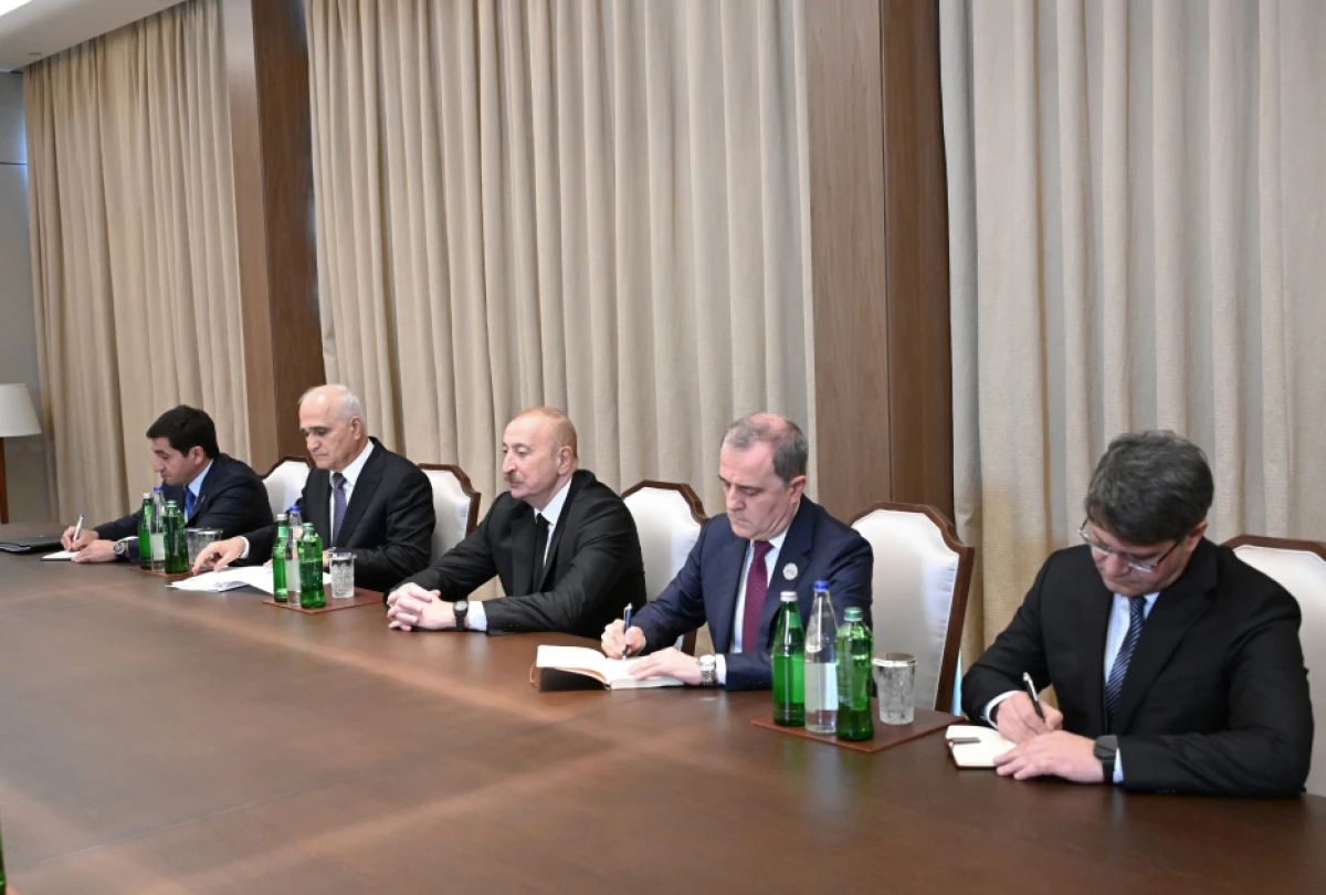 Prezident Çin Dövlət Şurasının Baş nazirinin müavinini qəbul etdi — 6