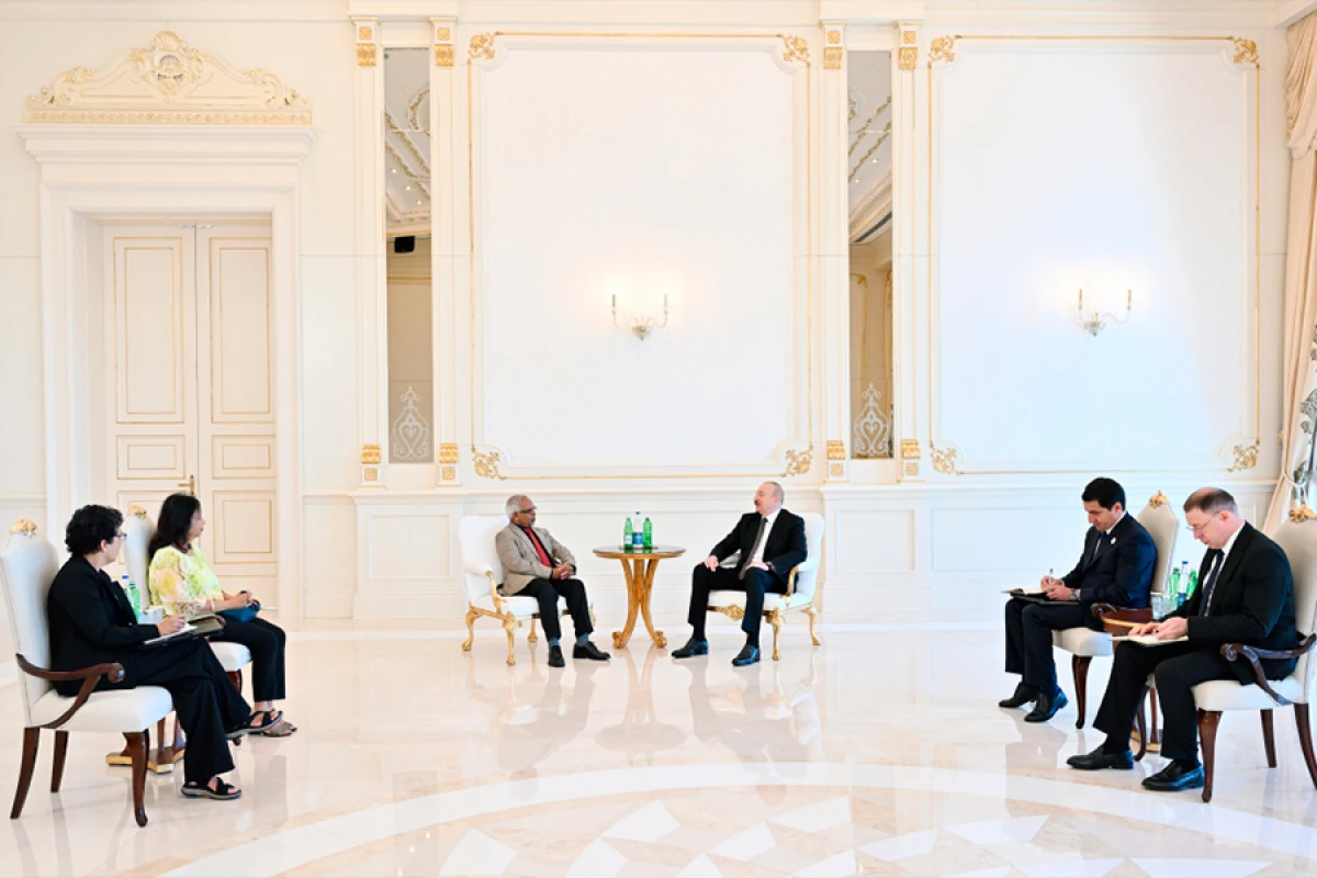 Prezident İlham Əliyev Mavriki lideri ilə görüşdü