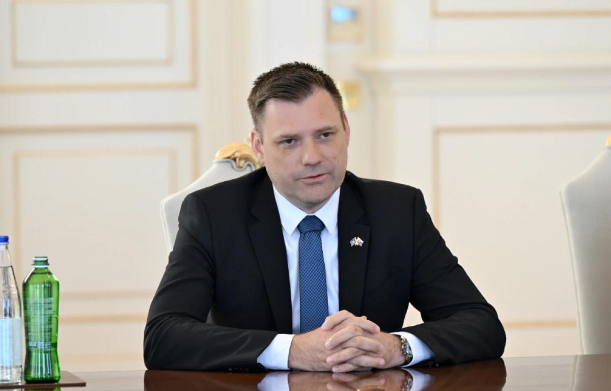 Prezident Slovakiya Baş nazirinin müavinini qəbul etdi — 3