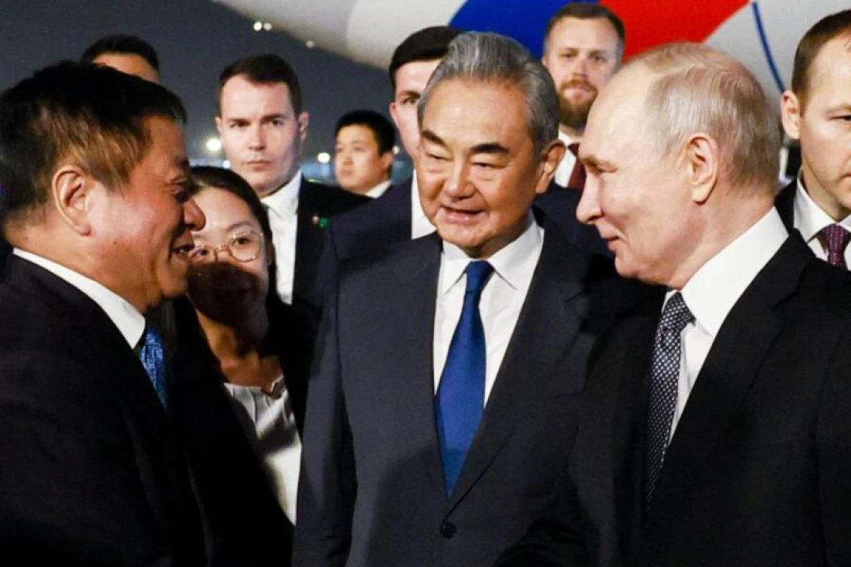Putinin Çinə apardığı nümayəndə heyəti [[açıqlandı - SİYAHI]]