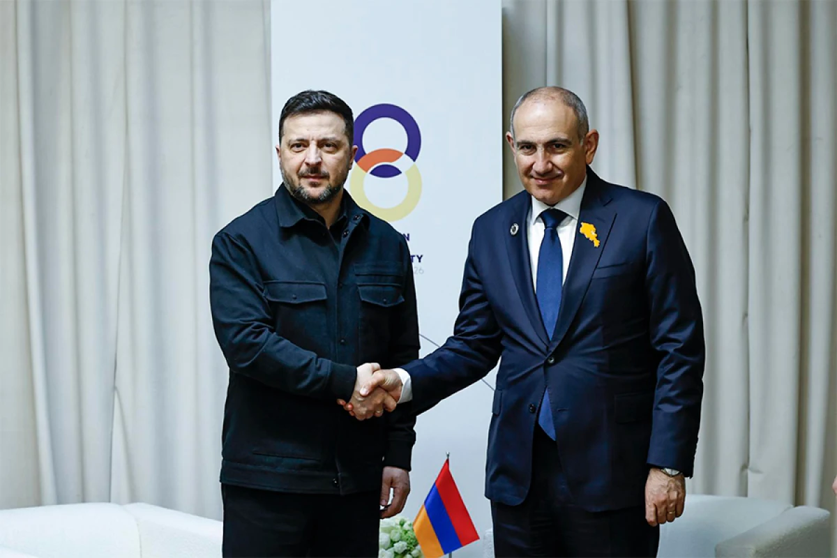 Paşinyandan Moskvaya [[SƏRT CAVAB: Zelenskinin Ermənistan səfəri rəsmiləşir?]]