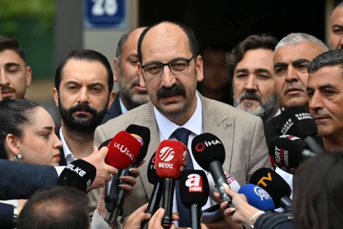 [[Kılıçdaroğlunun mətbuat müşaviri bəyanat verdi:]] Səlahiyyətlər bərpa edilir
