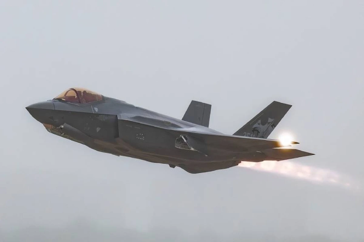 [[Polşaya ilk "F-35" qırıcıları çatdı:]] Ölkə 5-ci nəsil döyüş təyyarələrinə sahib oldu
