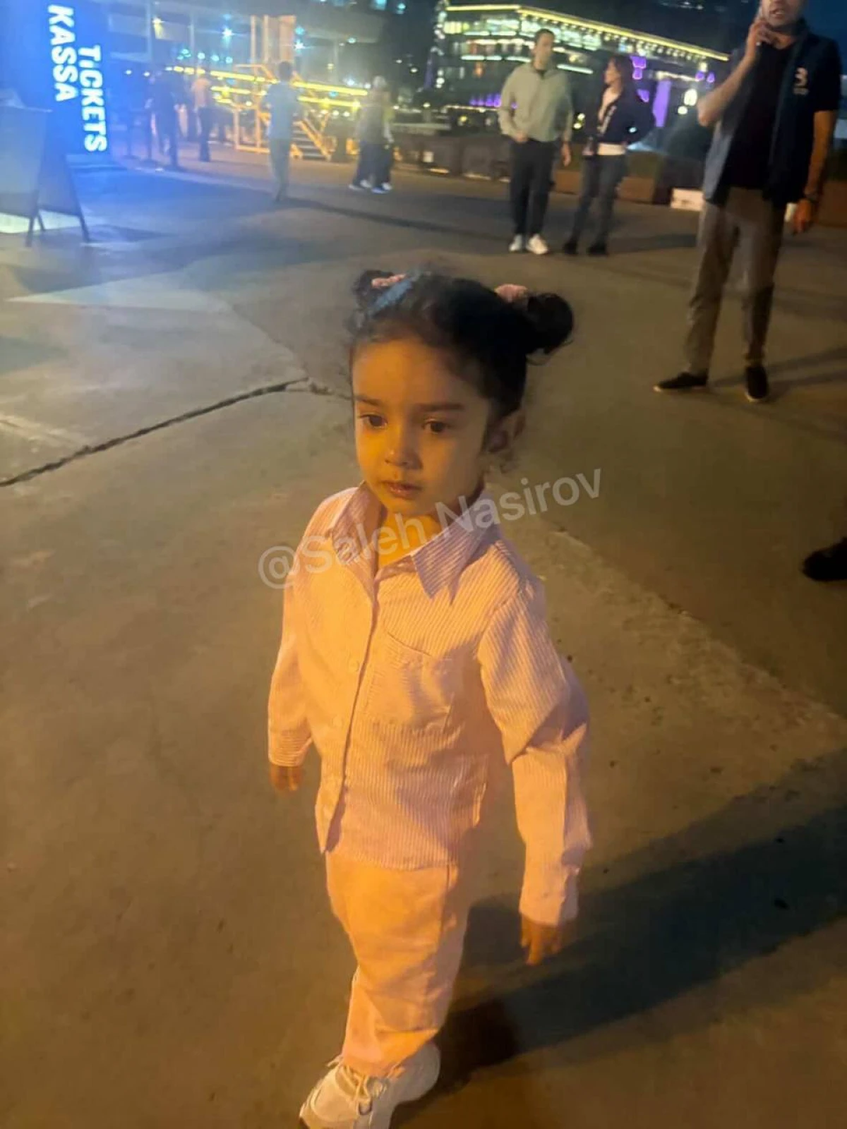 Bakıda bulvarda azyaşlı uşaq itib -  FOTO — 1