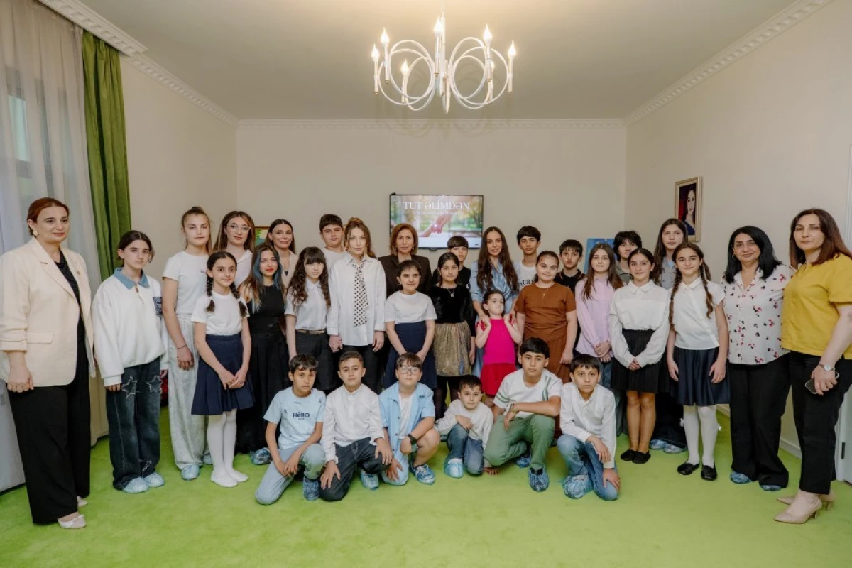 Prezidentin qızı və gəlini Sosial Reabilitasiya Mərkəzində - Fotolar — 2
