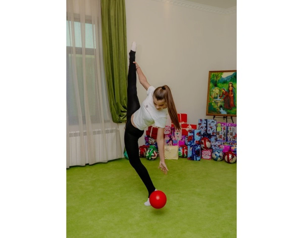 Prezidentin qızı və gəlini Sosial Reabilitasiya Mərkəzində - Fotolar — 4