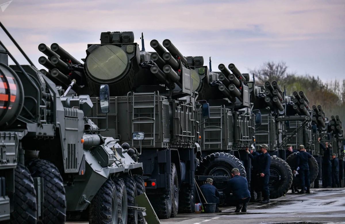 Rusiya “Pantsir-S1” sistemlərini Moskva göydələnlərinin damlarına yerləşdirir - VİDEO