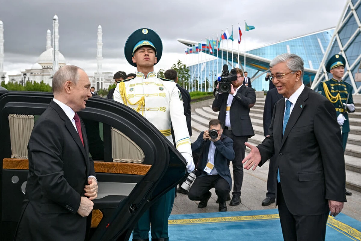 Tokayev və Putin dostluq və qonşuluq haqqında birgə bəyanat imzalaydılar