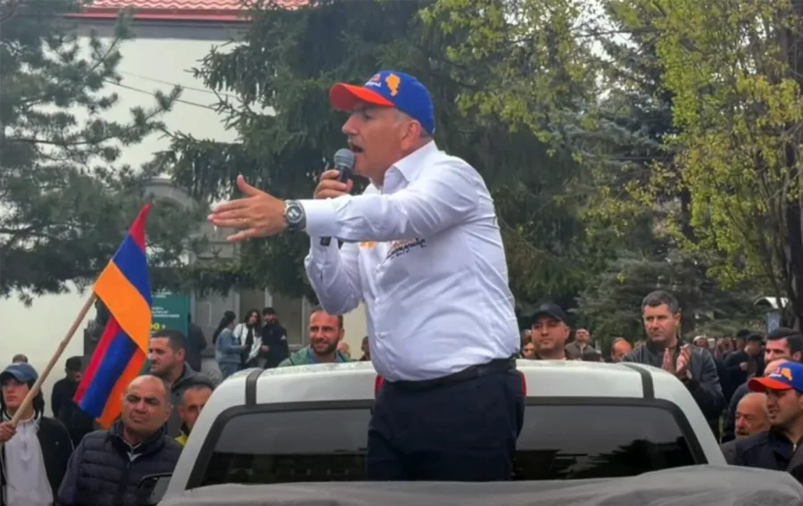 Azərbaycan yalan oldu, Ermənistan "Noldu, Paşinyan?" şüarları ilə çalxalanır