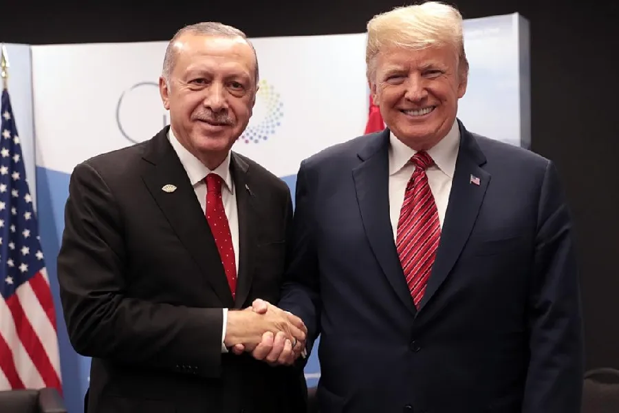 Trampdan Ərdoğana mesaj: Ankarada NATO sammitinə qatılacaq