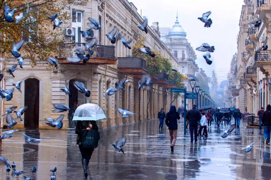 Meteohəssas vətəndaşların nəzərinə: Atmosfer təzyiqi enir,yağış yağa bilər