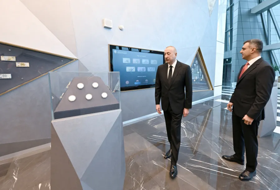 Prezident Mərkəzi Bankın yeni binasını açdı - 35 mərtəbəlidir — 8