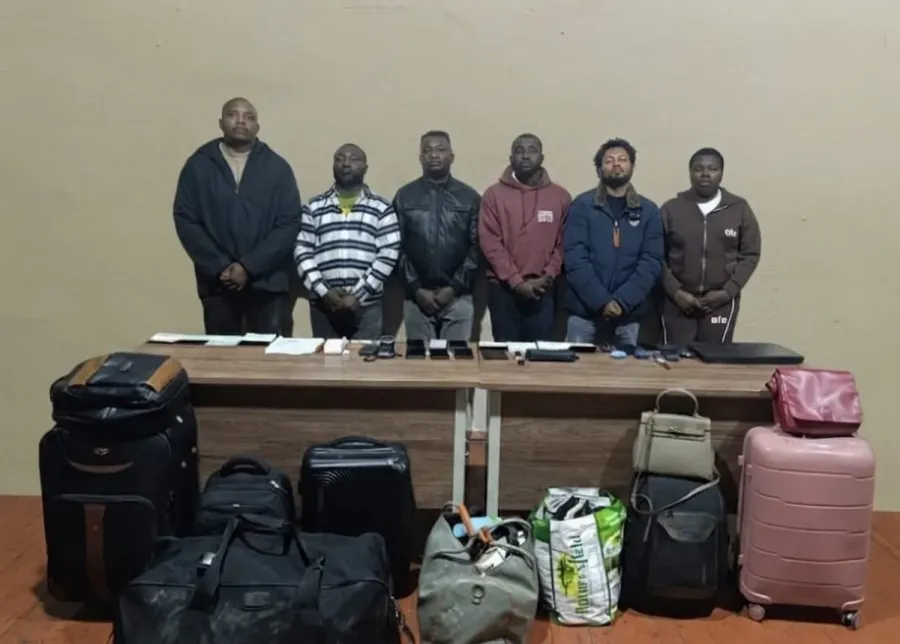 DSX sərhədi pozan nigeriyalıları saxladı - FOTO — 1