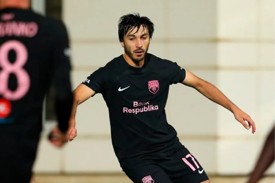 “Bayquşlar” lider futbolçusunu komandada saxladı!