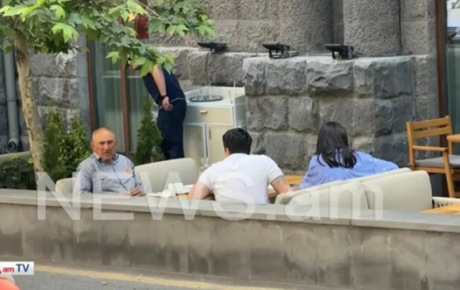 Paşinyan seçkiyə bir gün qalmış paparazzilərə  yaxalandı - VİDEO 