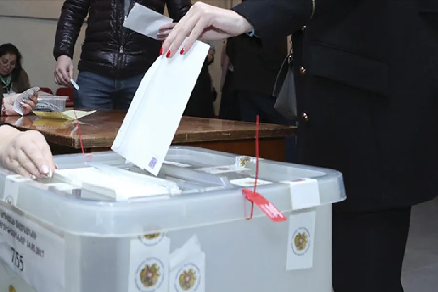 SON DƏQİQƏ: Ermənistanda seçki sayımı zamanı elektrik kəsildi