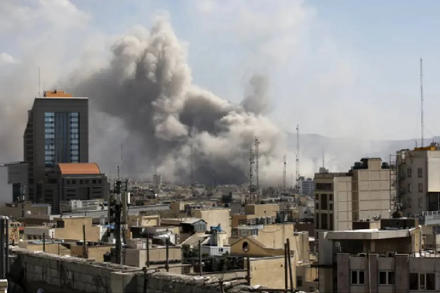 İsrail İran səmalarına girdi - Səhər saatlarında bombardman başladı