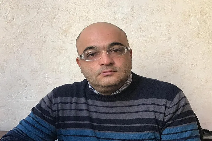Eynulla Fətullayev saytını neçəyə satıb? - Fantastik rəqəm