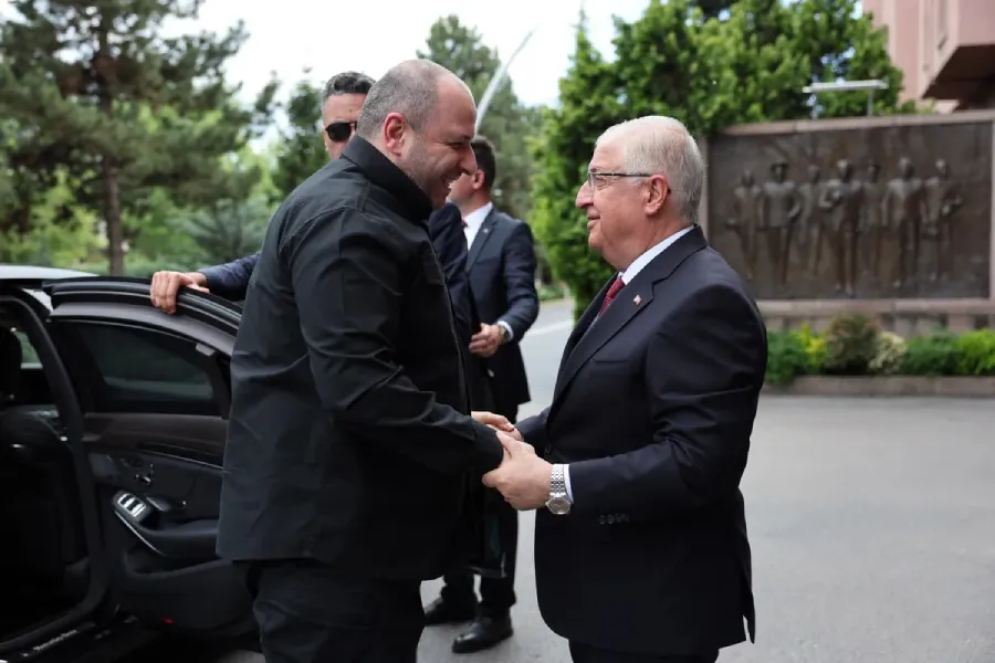 Yaşar Gülər ilə Rüstəm Umerov regional təhlükəsizliyi müzakirə etdilər