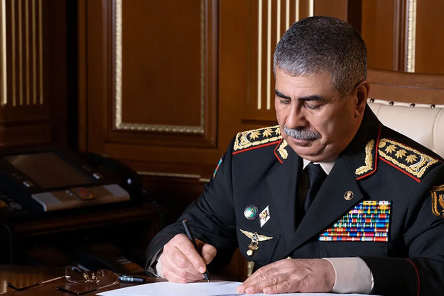Müdafiə naziri Pakistan tərəfinə başsağlığı verdi