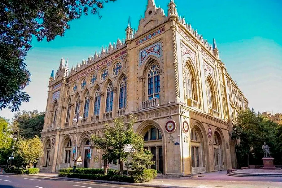 Bakıda bu qurumların iş saatı DƏYİŞDİRİLİR: Payızdan yeni iş rejimi