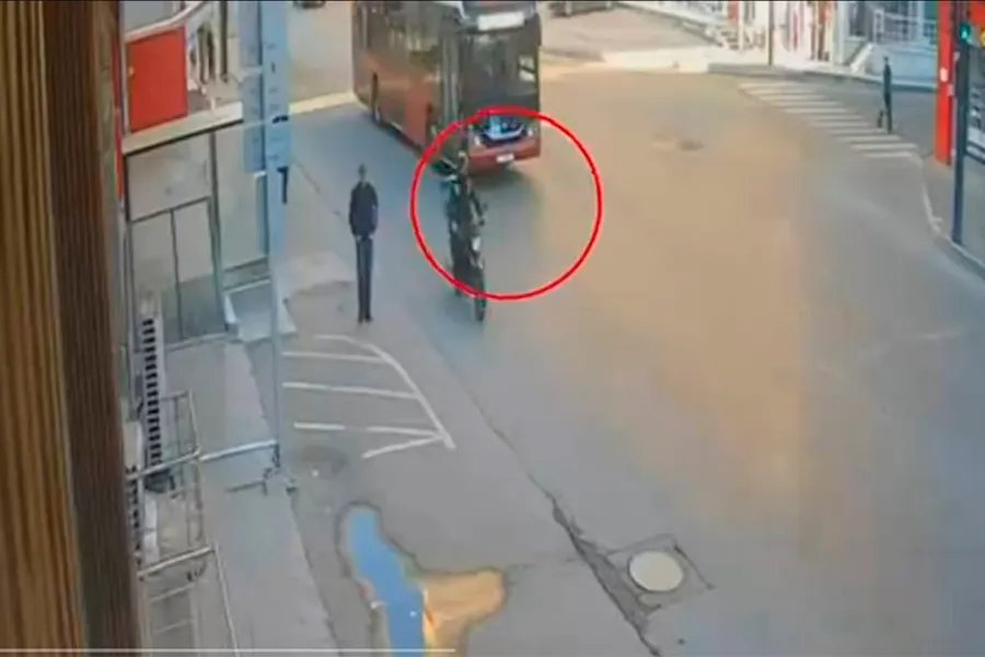 Bakıda moped oğurlayan şəxsin GÖRÜNTÜLƏRİ