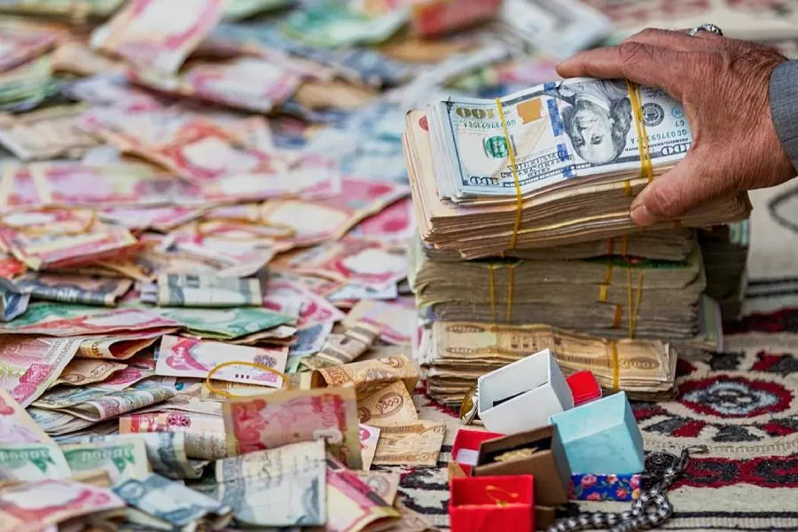 6 milyarddan 120 milyarda: Beynəlxalq banklarda bloklanan İran pullarını kim xərcləyəcək?