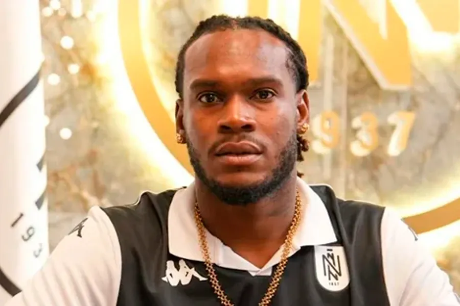 "Neftçi" Endryu Qravilyonun transferini açıqladı