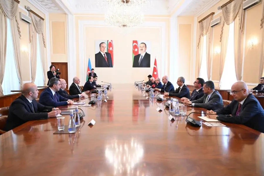 Əli Əsədov TBMM sədri Numan Kurtulmuşla görüşdü