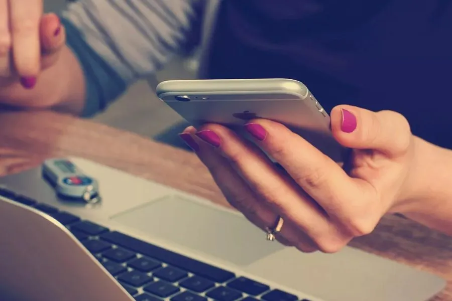 "Apple" Çinlə bağlı Tramp administrasiyasından xüsusi icazə istədi