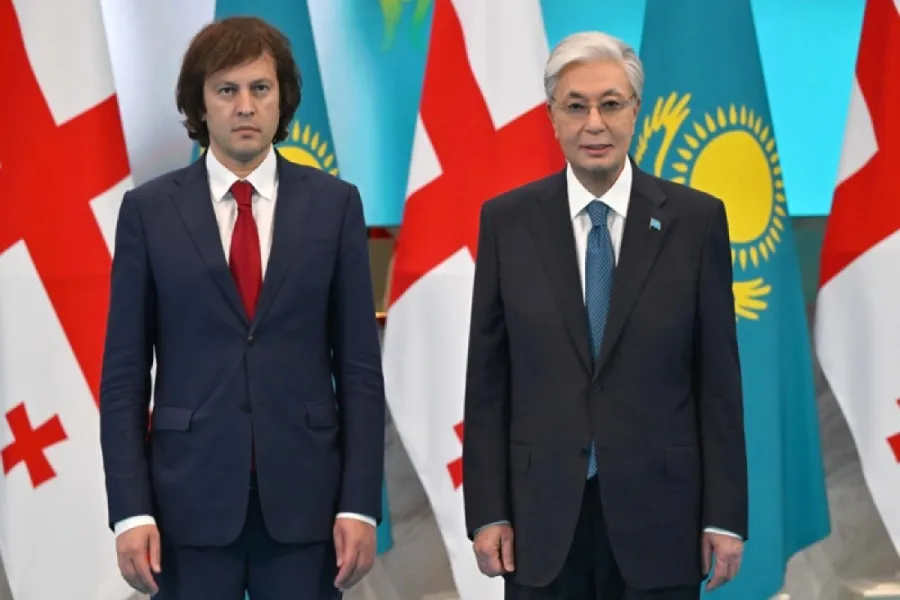 Qazaxıstan və Gürcüstan strateji tərəfdaşlıq haqqında saziş imzaladı