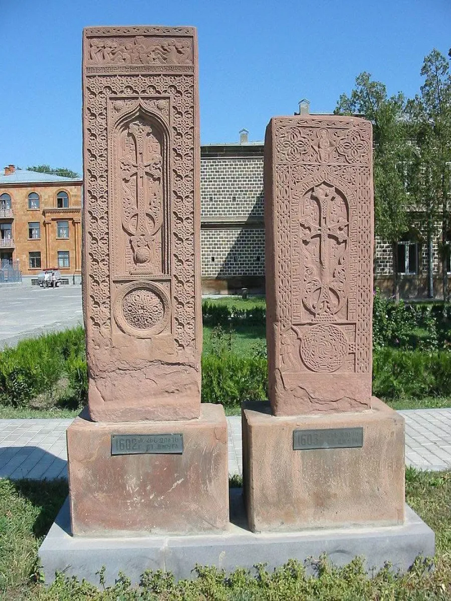 Bu müsəlman ölkələrində qondarma “erməni soyqırımı” abidələri var - FOTOLAR — 11