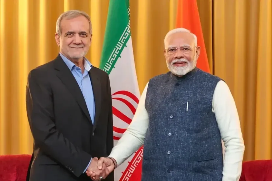 Modi ilə Pezeşkian Yaxın Şərq və Hörmüz boğazını müzakirə etdilər