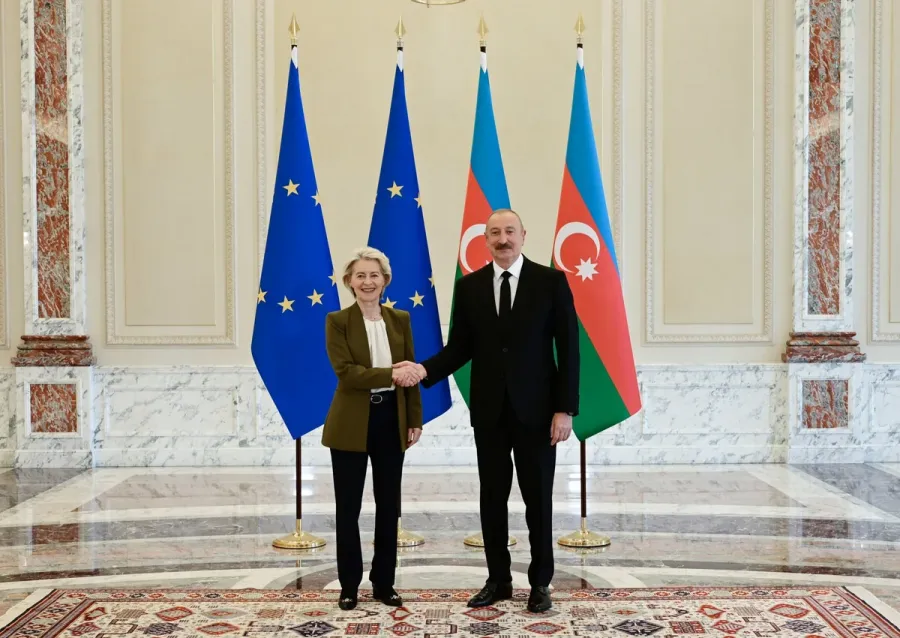 İlham Əliyev Ursula Fon der Lyayenlə təkbətək görüşdü — 4