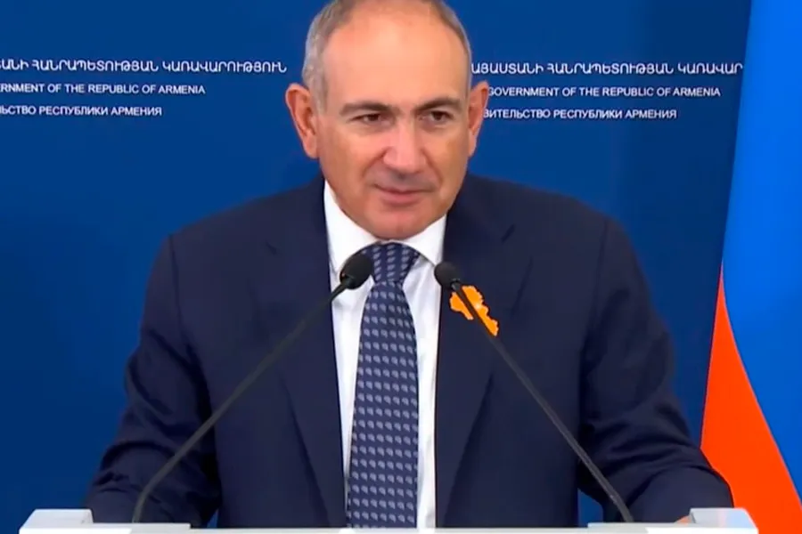 Paşinyan: "Azərbaycan və Türkiyə ilə elektrik xətləri çəkəcəyik"