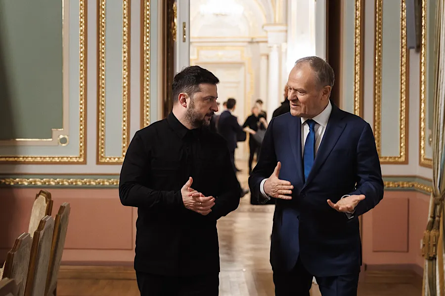 Tusk: “İlk addımı Zelenski atsın”