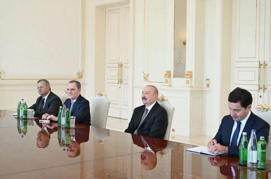 İlham Əliyev ABŞ senatoru ilə görüşdü: Strateji tərəfdaşlıq və sülh gündəliyi müzakirə olundu — 4